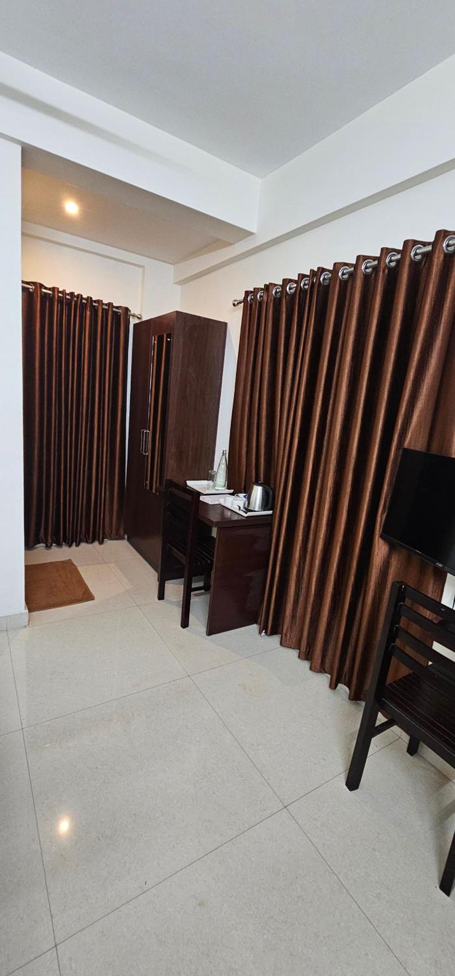 Blueway Residency Downtown Hotel Thiruvananthapuram Ngoại thất bức ảnh