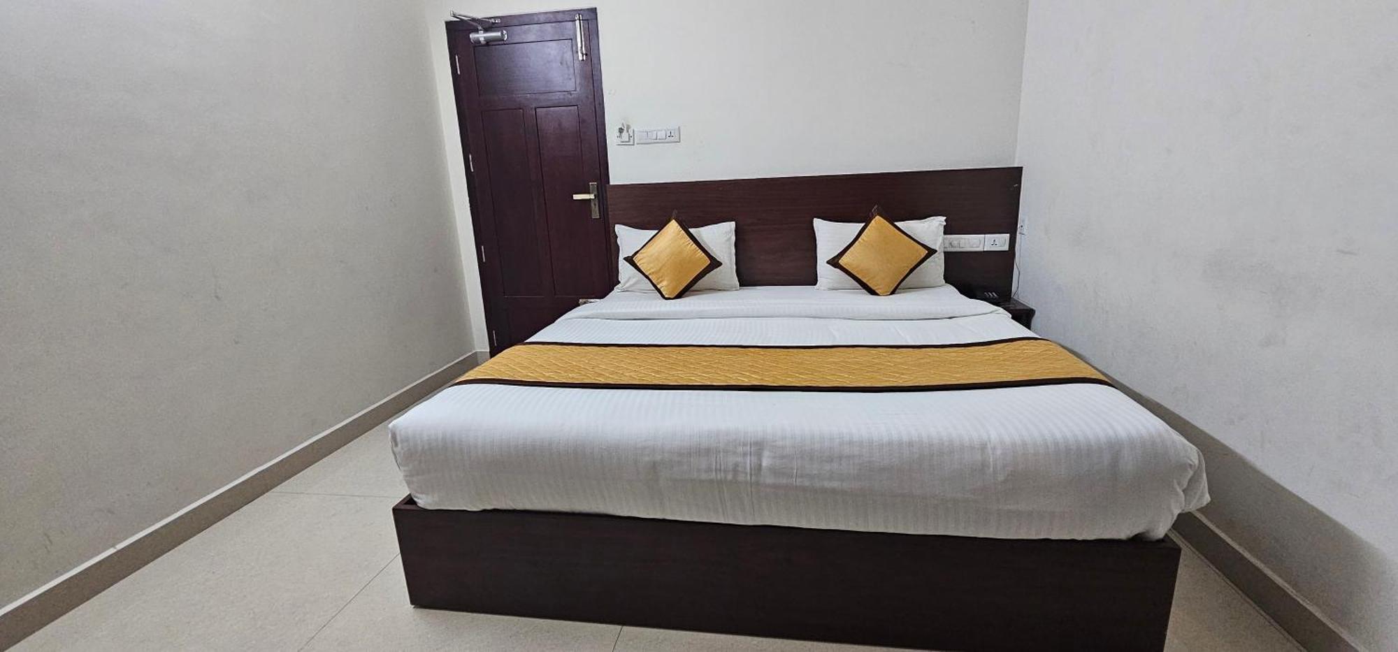 Blueway Residency Downtown Hotel Thiruvananthapuram Ngoại thất bức ảnh