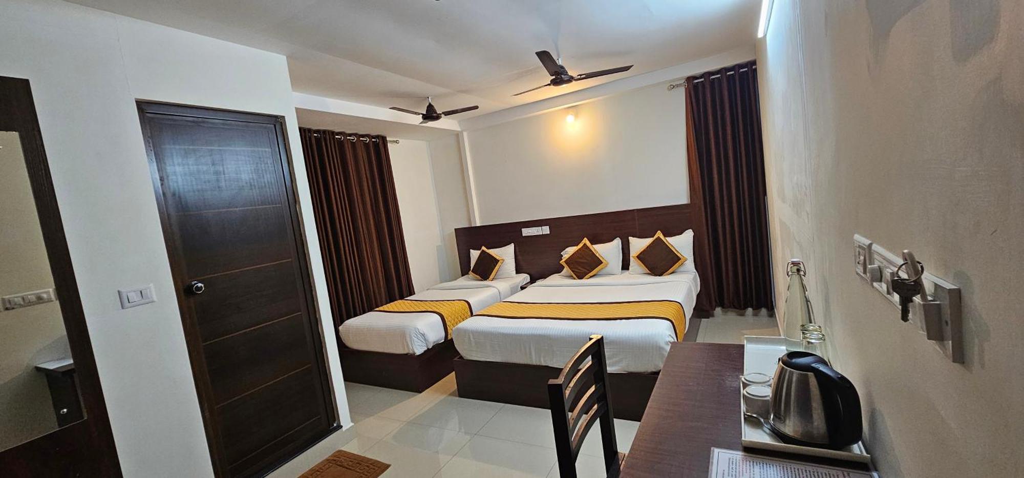 Blueway Residency Downtown Hotel Thiruvananthapuram Ngoại thất bức ảnh